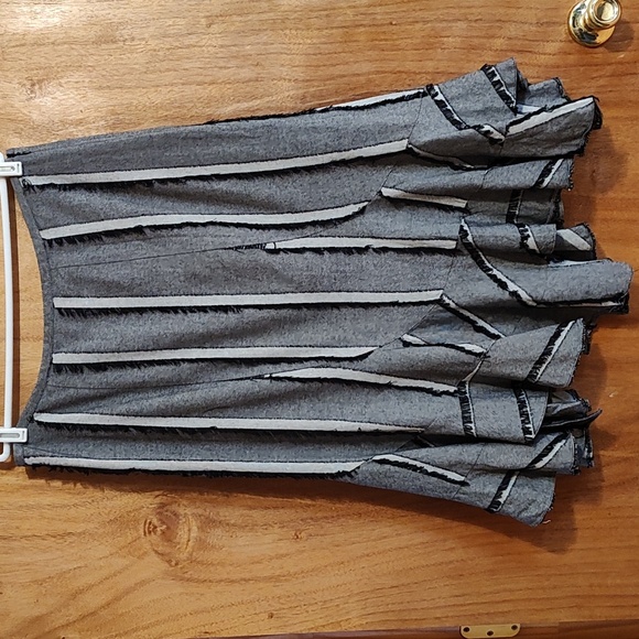 Acorn Dresses & Skirts - Acorn Lagenlook Twill Skirt Gray Black White Handkerchief Hem Fringed Boho 14